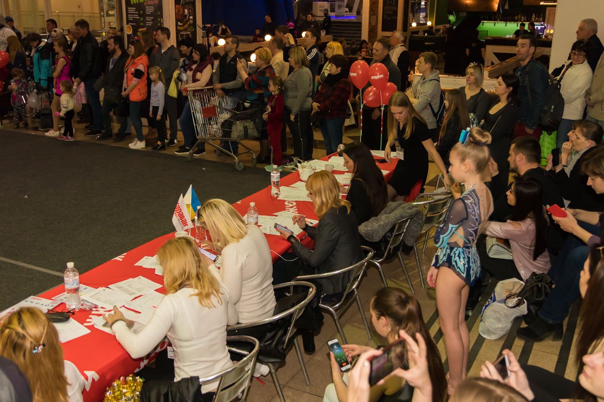 Гости торгового центра могли посмотреть