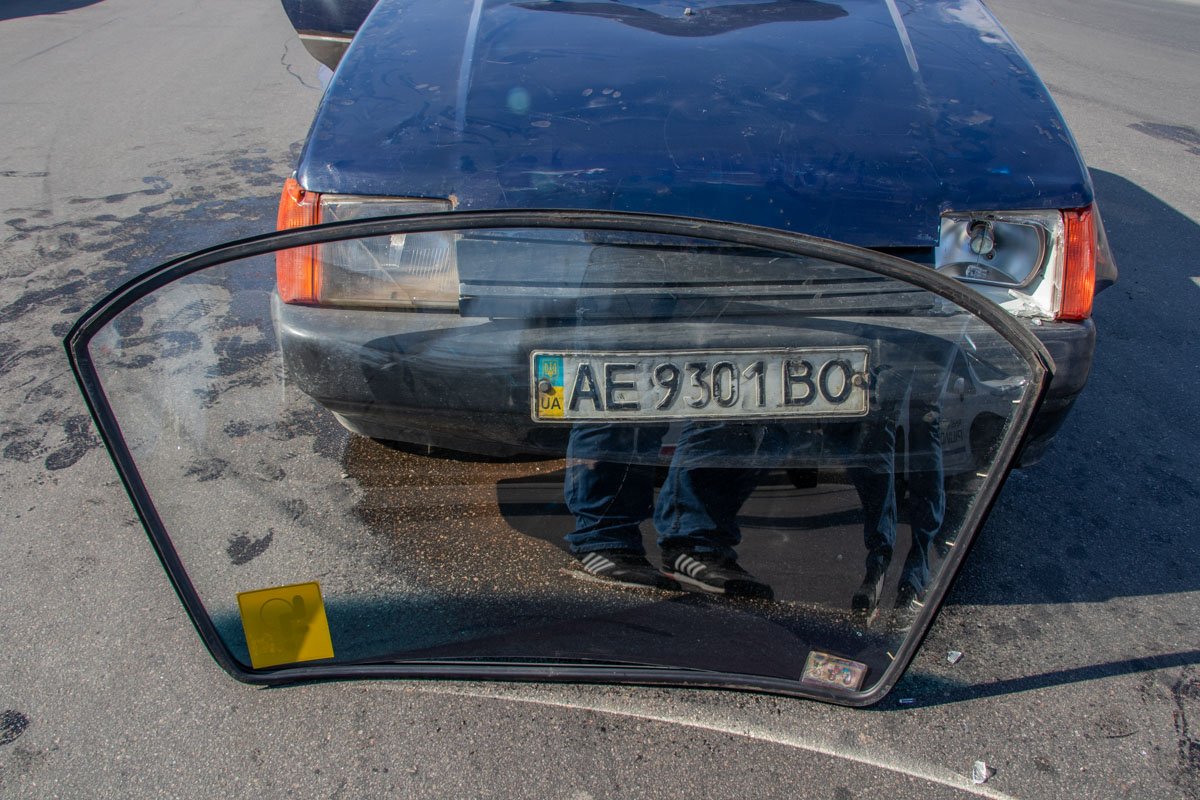 В аварии пострадали пассажиры такси