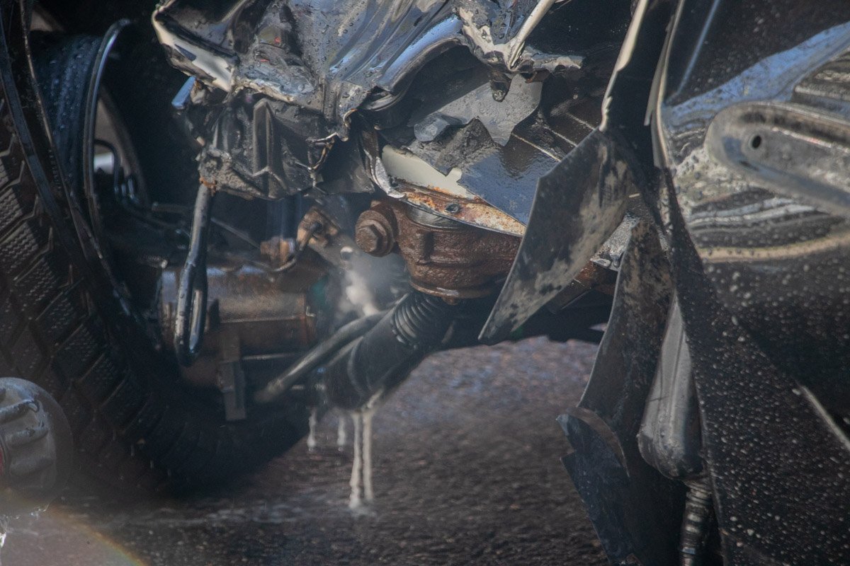 Удар приешлся прямиком в газовый баллон Peugeot Удар приешлся прямиком в газовый баллон Peugeot