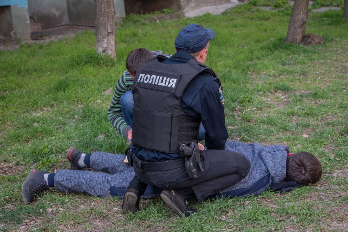 Одного из убегавших мужчин удалось задержать Одного из убегавших мужчин удалось задержать