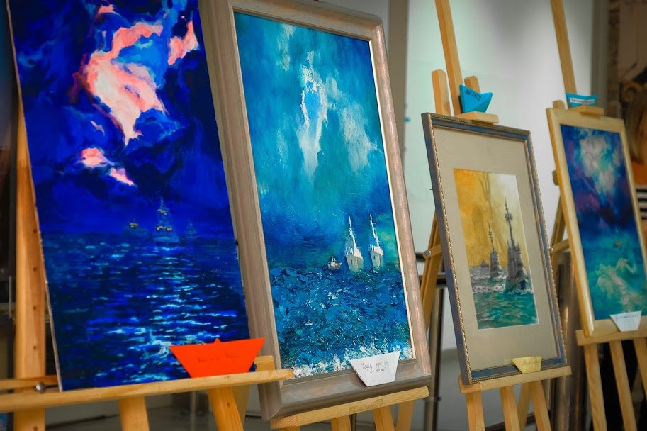 Каждая адресована конкретному бойцу. По возвращении домой он получит ее в подарок Каждая адресована конкретному бойцу. По возвращении домой он получит ее в подарок