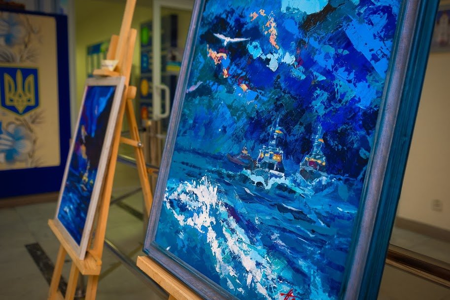 В Днепропетровской ОГА открыли выставку картин в поддержку пленных моряков 8
