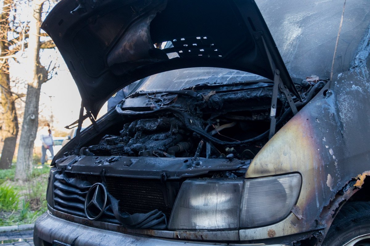 Владелец считает, что авто подожгли 