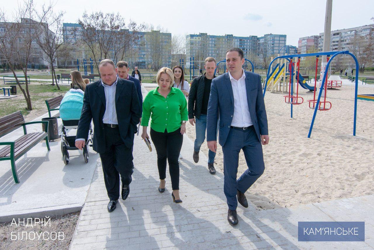 Мэр Каменского проверил, как город приводят в порядок 6