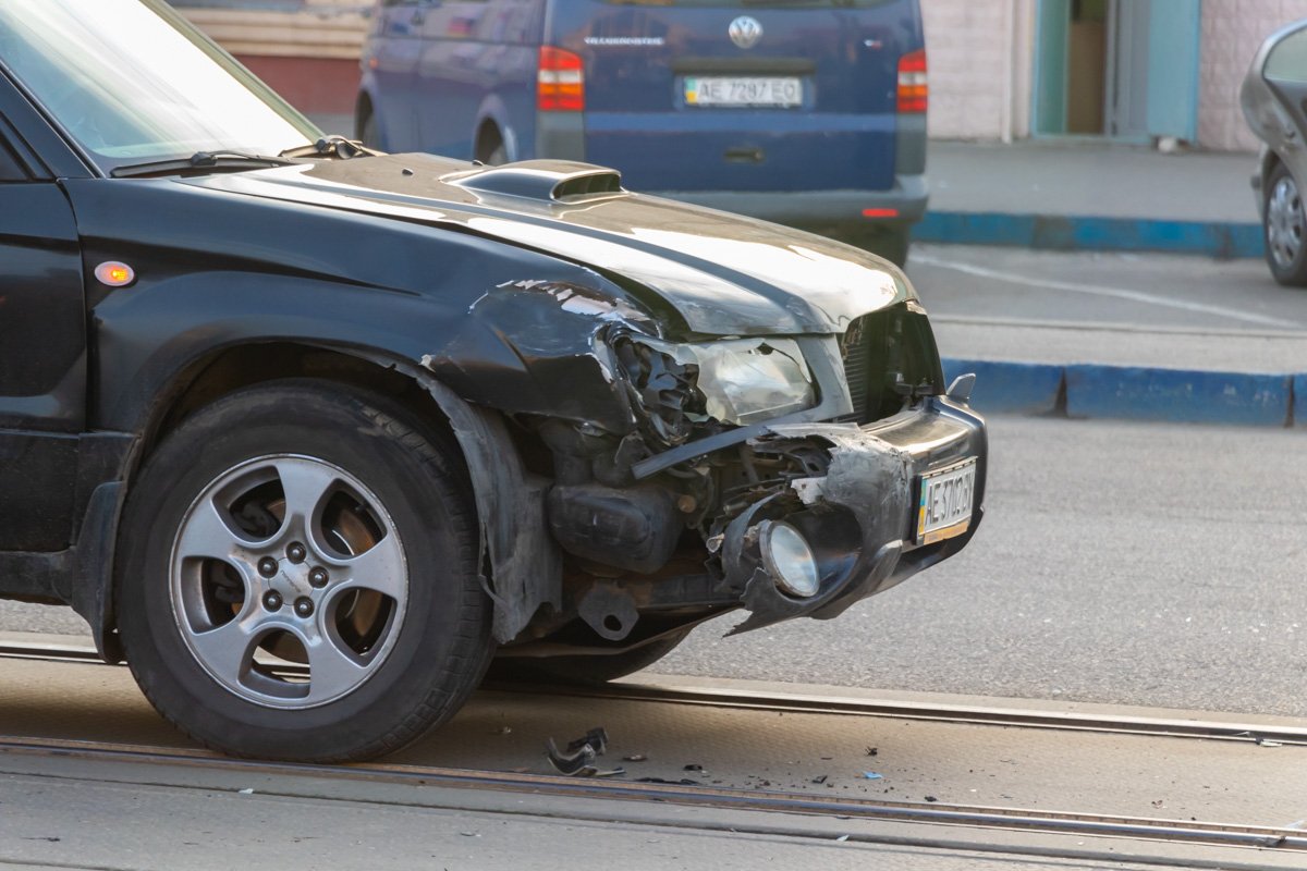 Оба автомобиля двигались в сторону проспекта Пушкина Оба автомобиля двигались в сторону проспекта Пушкина