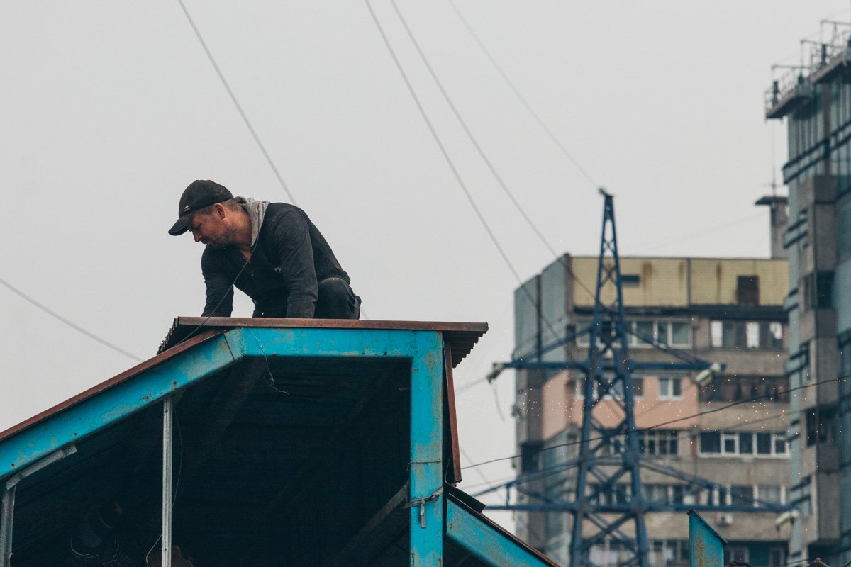 Высоко сижу...