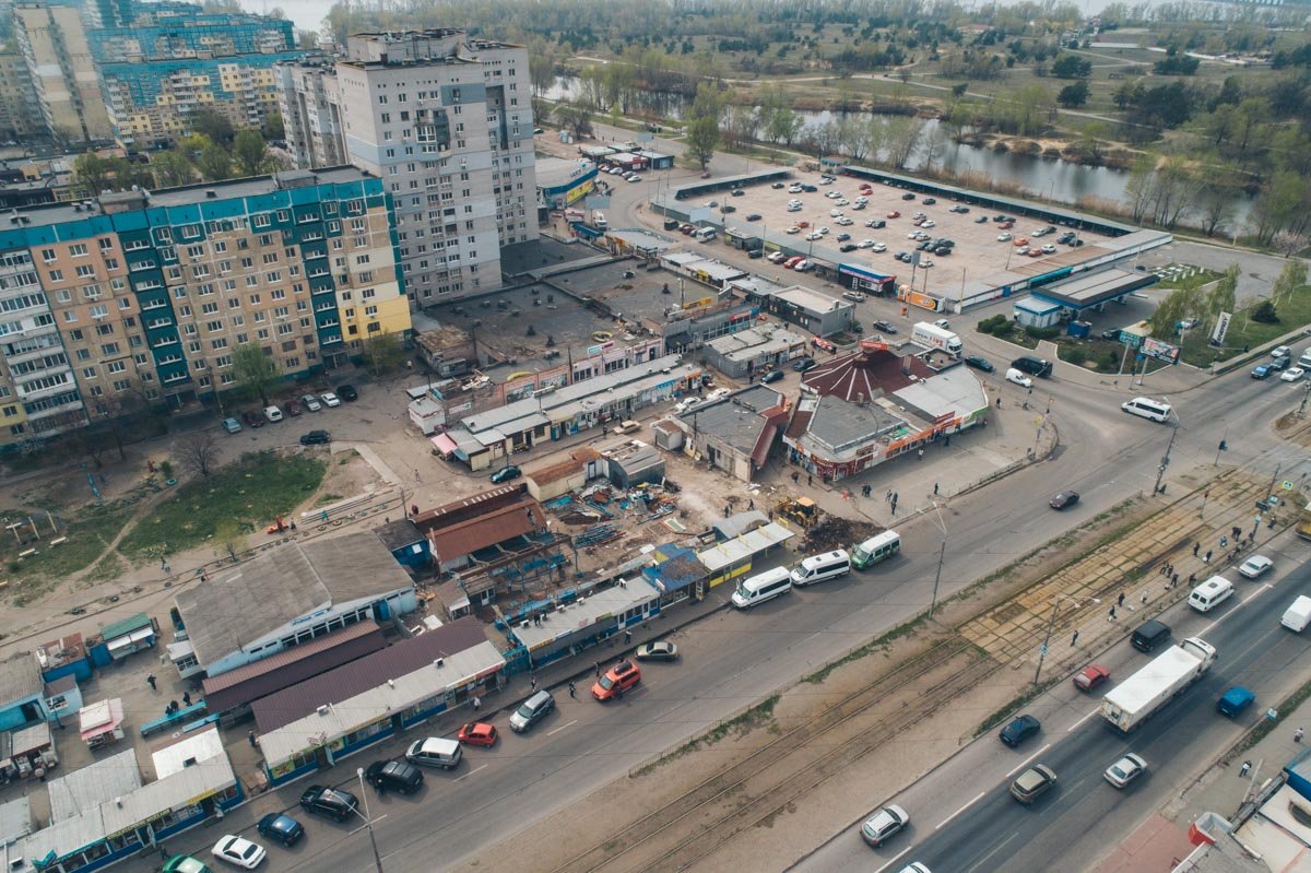 Раньше рынок докучал местным