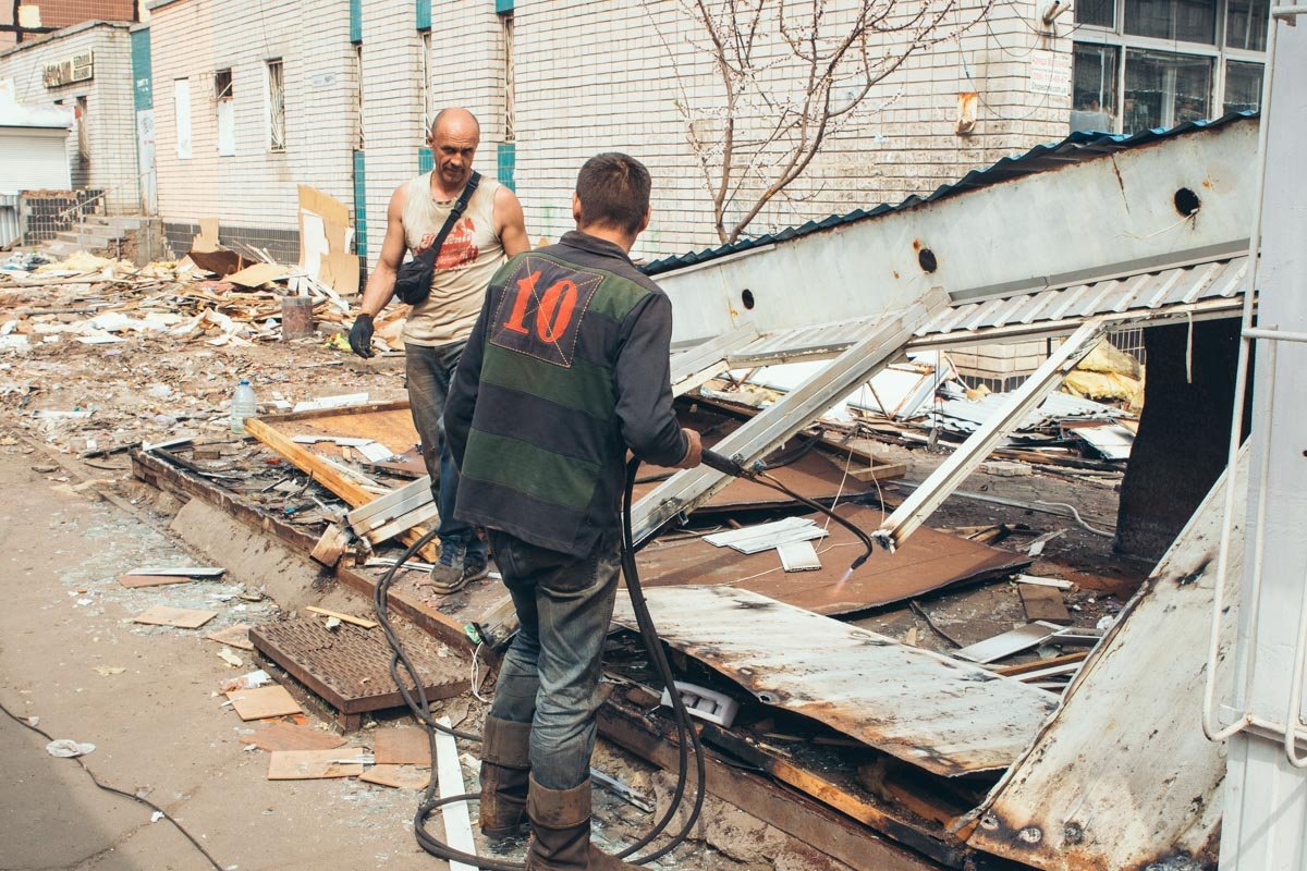 Работа кипит