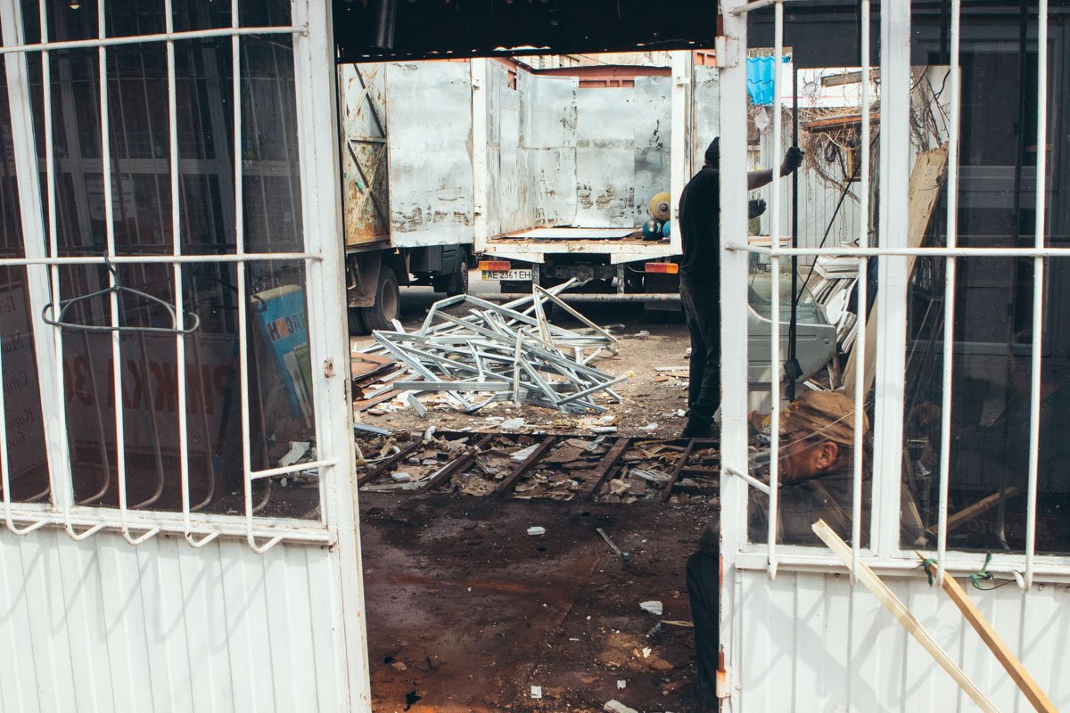 Сносят старые МАФы