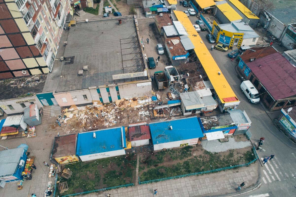 МАФы, которые находятся ближе к красной линии, снесли