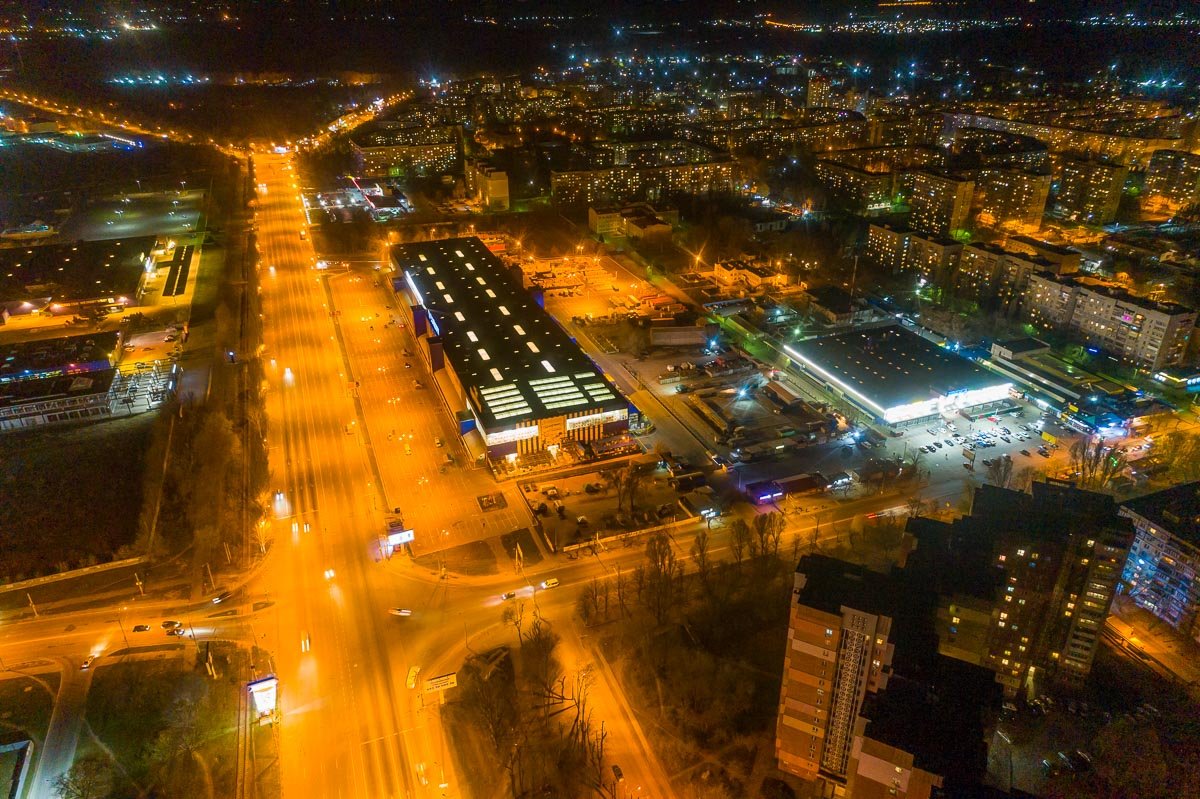Тысячи огоньков в окнах Тысячи огоньков в окнах