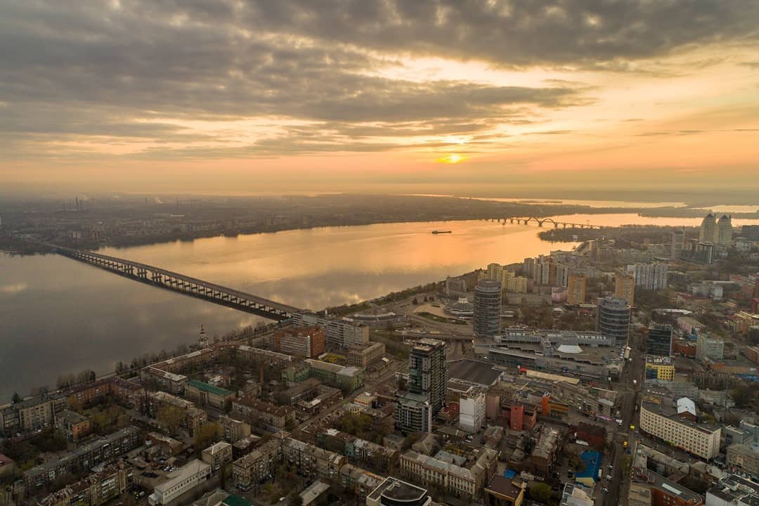 Рассвет в Днепре. Фото: vlad_lestev