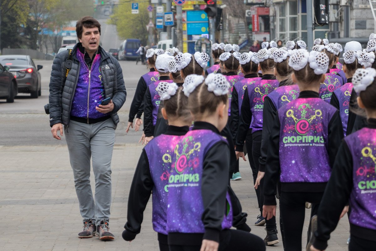 4 танцевальных коллектива подготовили флешмоб 4 танцевальных коллектива подготовили флешмоб