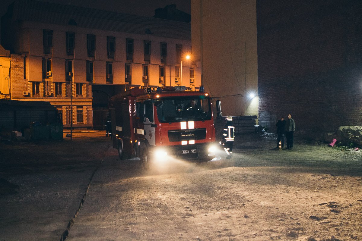 На месте работало более 4-х пожарно-спасательных бригад