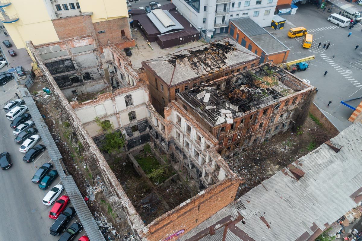 Дома, которые этой ночью умерли дважды