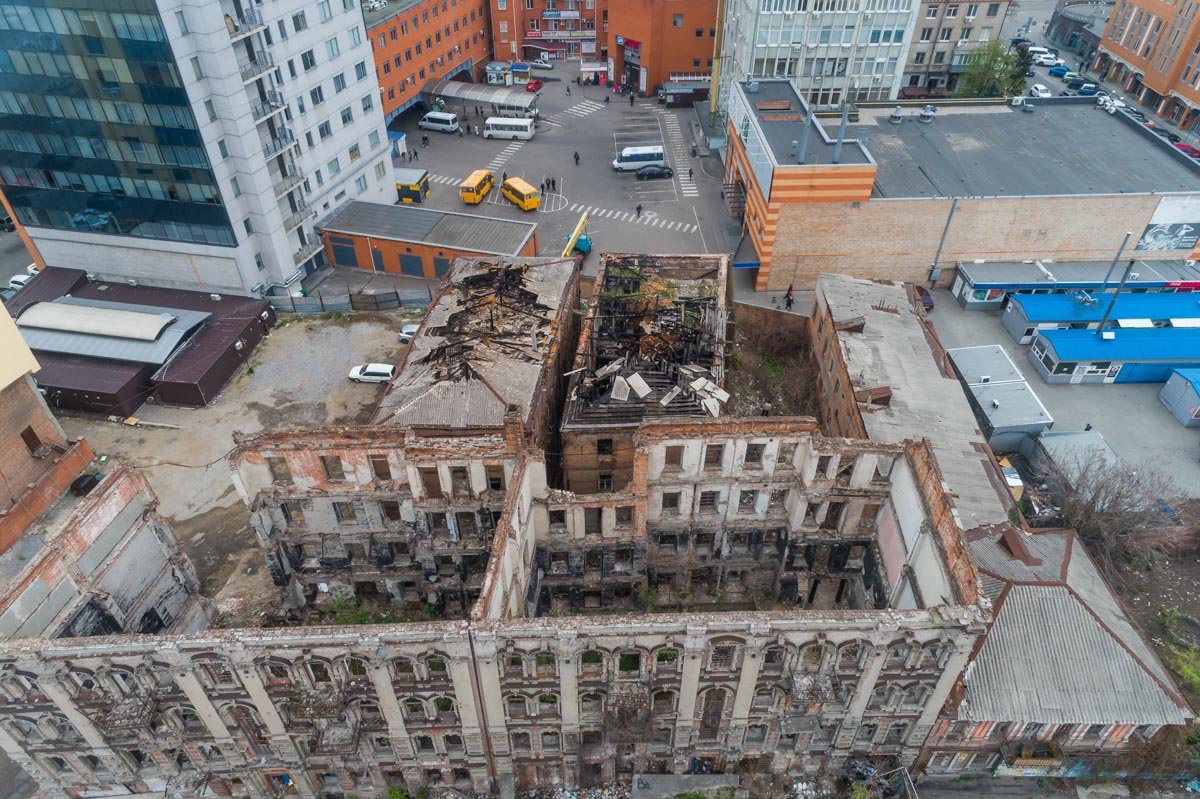 В городе остались только два вида зданий: те, которые нам подходят, и те, которые напрочь ненужны