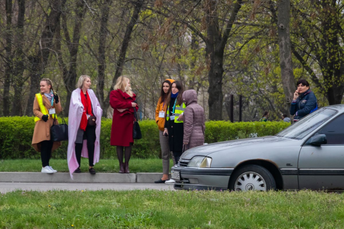 Изначально ни сотрудникам аэропорта, ни пассажирам толком никто не объяснил причину таких действий Изначально ни сотрудникам аэропорта, ни пассажирам толком никто не объяснил причину таких действий