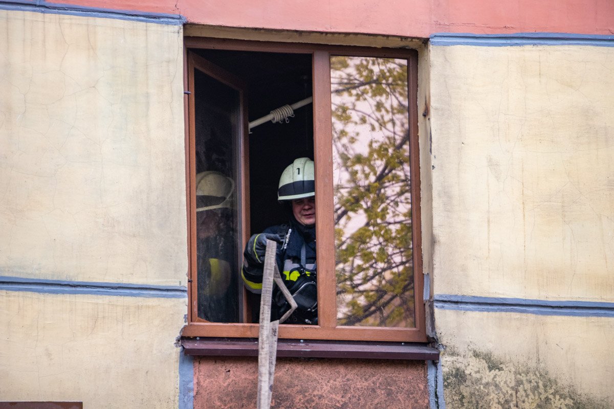 В Днепре на Гагарина горела квартира В Днепре на Гагарина горела квартира