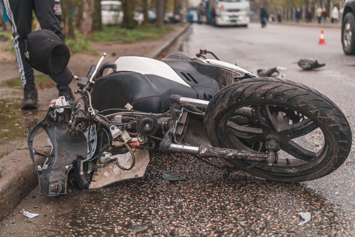 По направлению к Слобожанскому еще возможно проехать, а вот в обратную сторону - нет