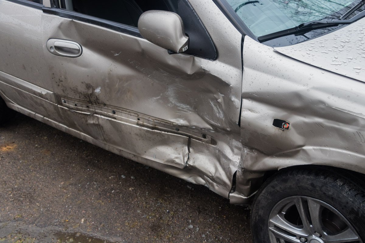 Водитель Nissan от госпитализации отказался Водитель Nissan от госпитализации отказался