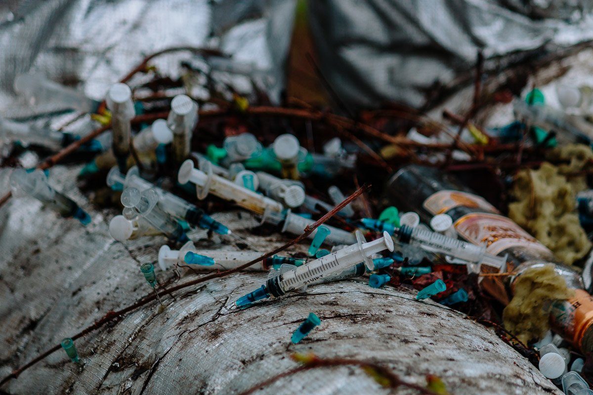 Почему облюбовали именно это место - неизвестно Почему облюбовали именно это место - неизвестно