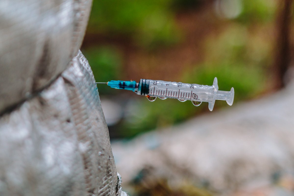 Использованные иголки несут в себе опасность Использованные иголки несут в себе опасность