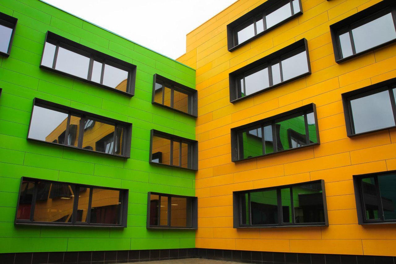 Действительно самая яркая школа Действительно самая яркая школа