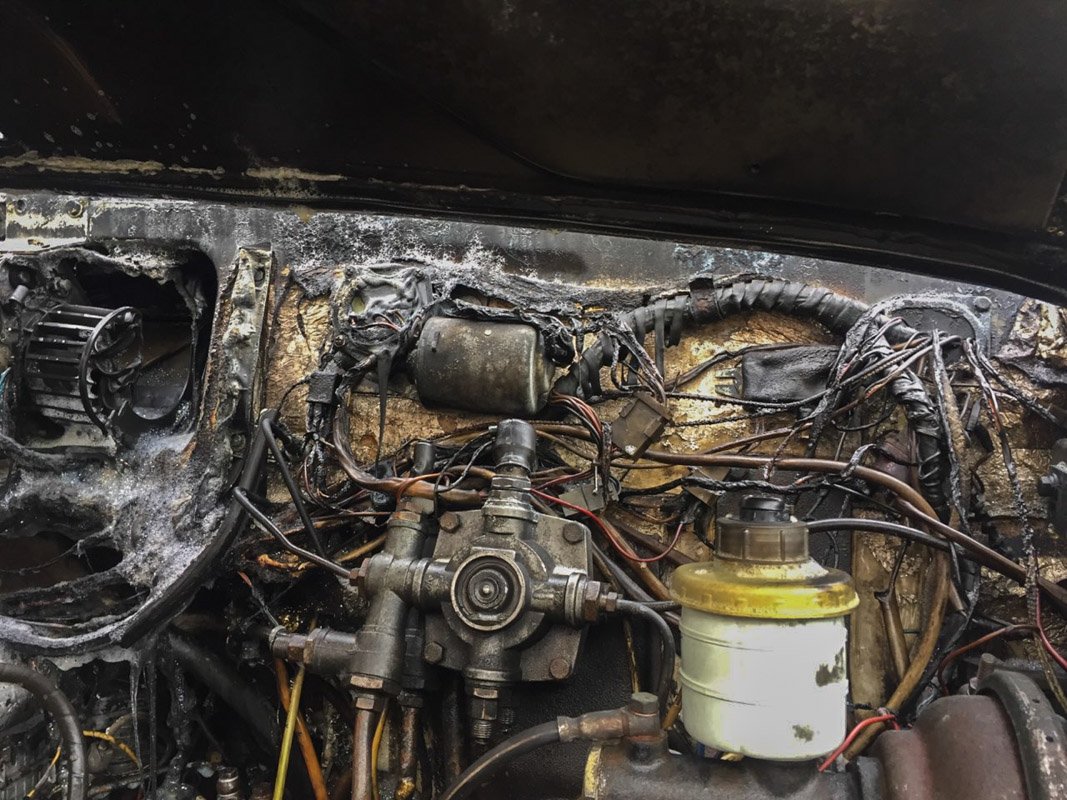 Предварительно, пожар начался из-за неисправной проводки Предварительно, пожар начался из-за неисправной проводки