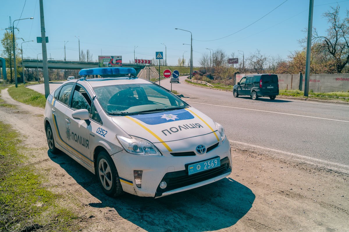 Полиция стоит на въезде на Южный мост Полиция стоит на въезде на Южный мост