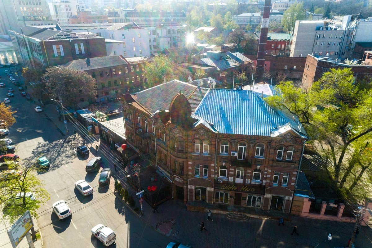 В первые десятилетия своего существования улица была одной из самых уважаемых в городе