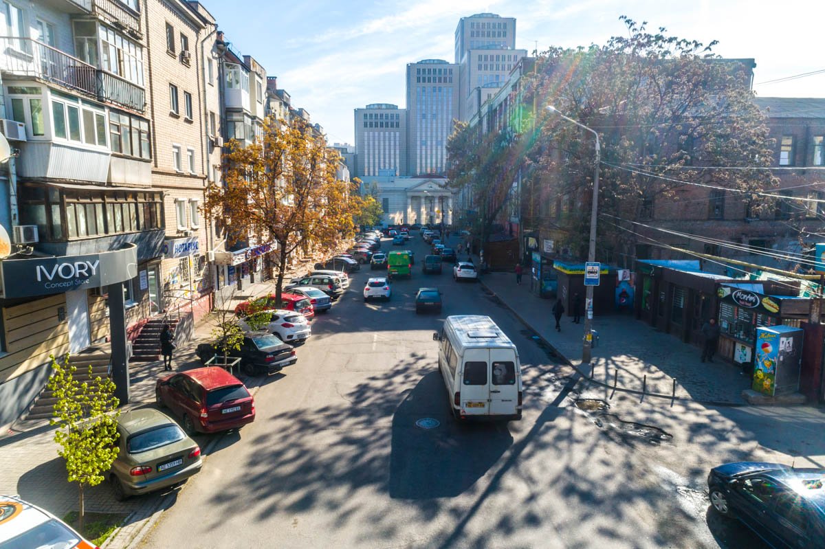 В 1860-1880-х годах улицу стали называть «Гостиная»