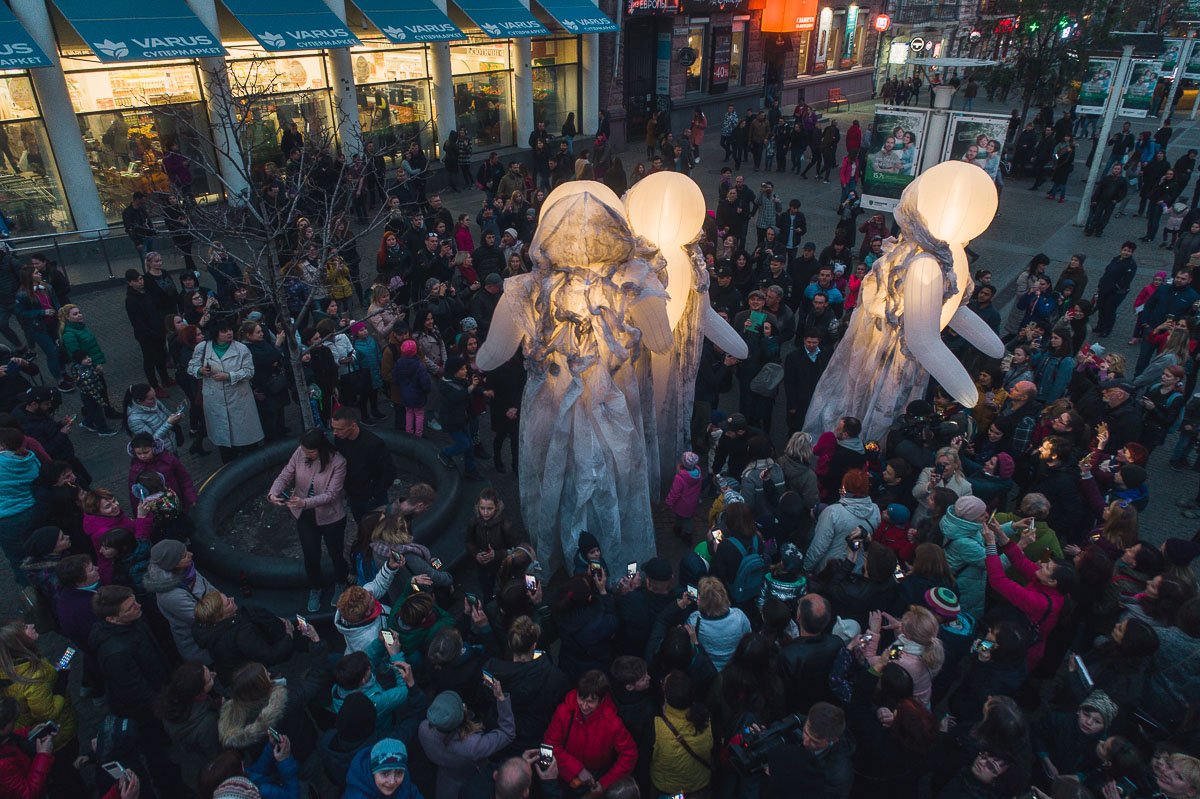 Шоу показали на главной площадке Днепра - Европейской площади