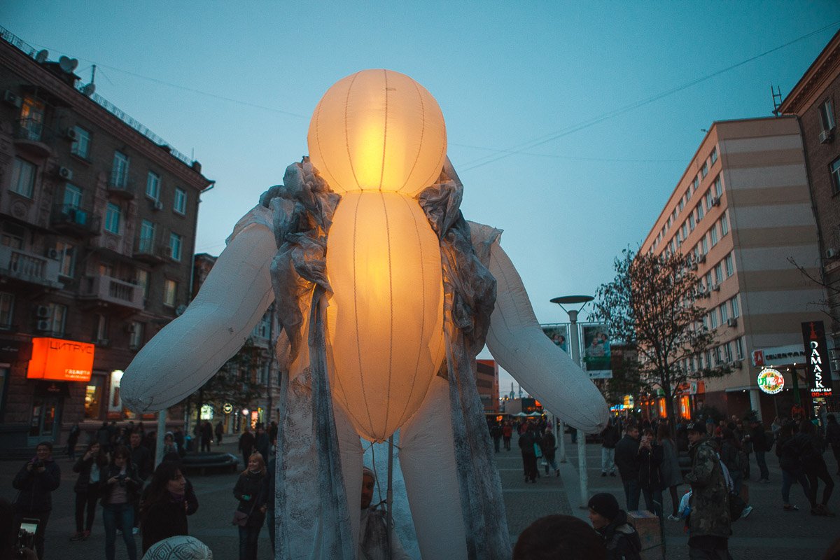 Невозможно было пройти мимо