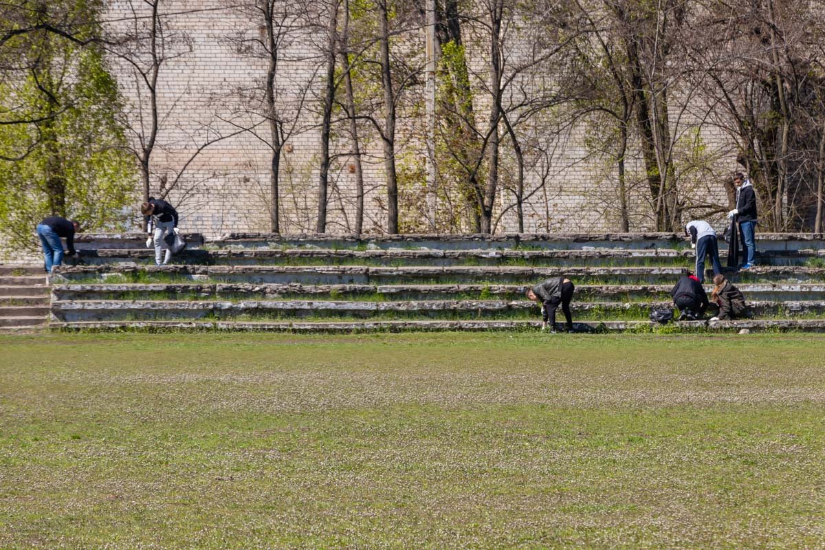 В Днепре ДТЭК Приднепровской ТЭС организовала субботник 11