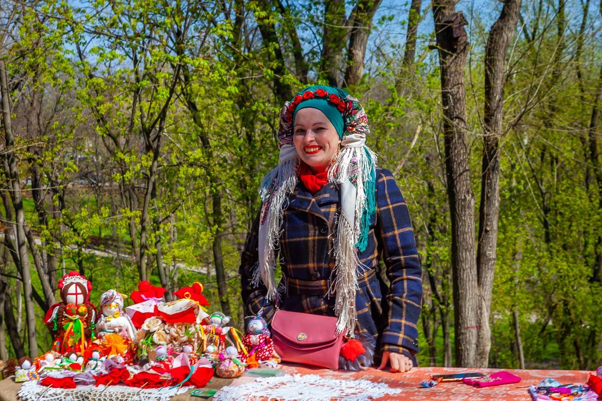 Приветливые продавцы рады вас встретить Приветливые продавцы рады вас встретить