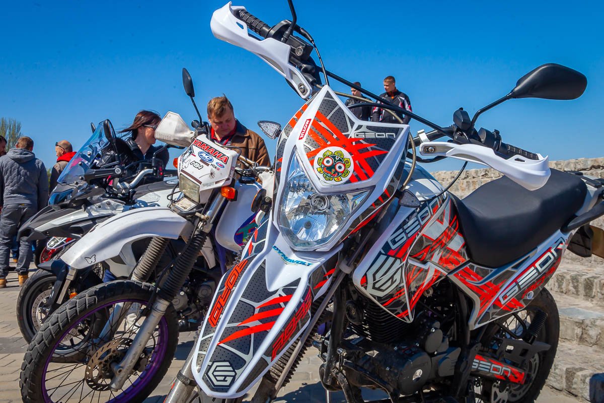 Рядом со сценой работала бесплатная полевая кухня Рядом со сценой работала бесплатная полевая кухня