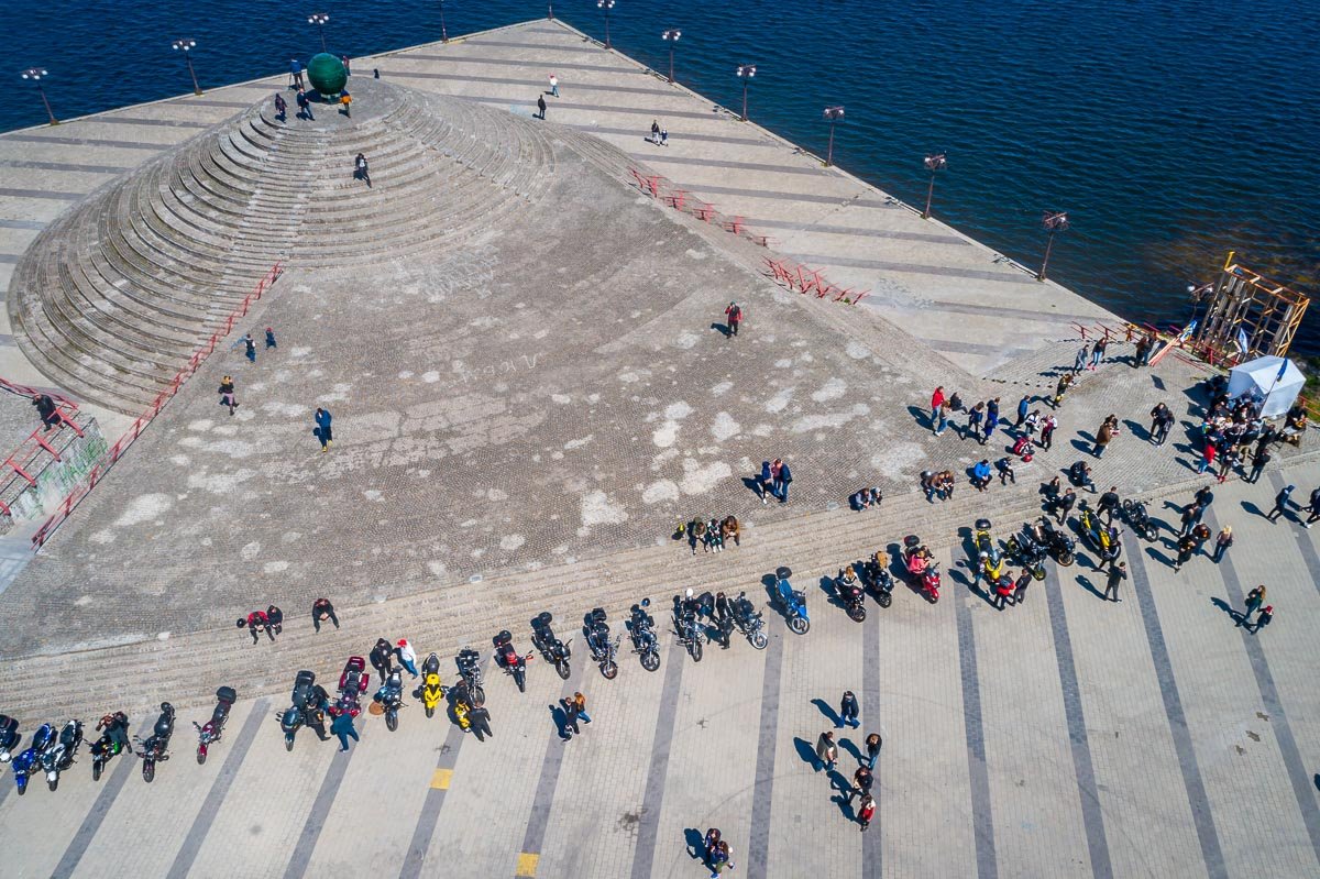 Нужно больше мотоциклов Нужно больше мотоциклов