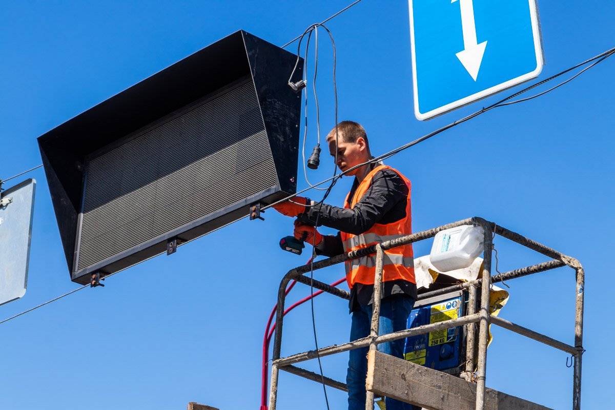 Уже вечером - в 16:00 - они будут "тестить" его на исправность