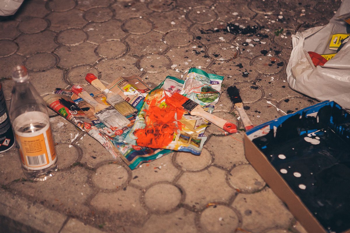 Жители города, проходившие мимо поддержали инициативу 