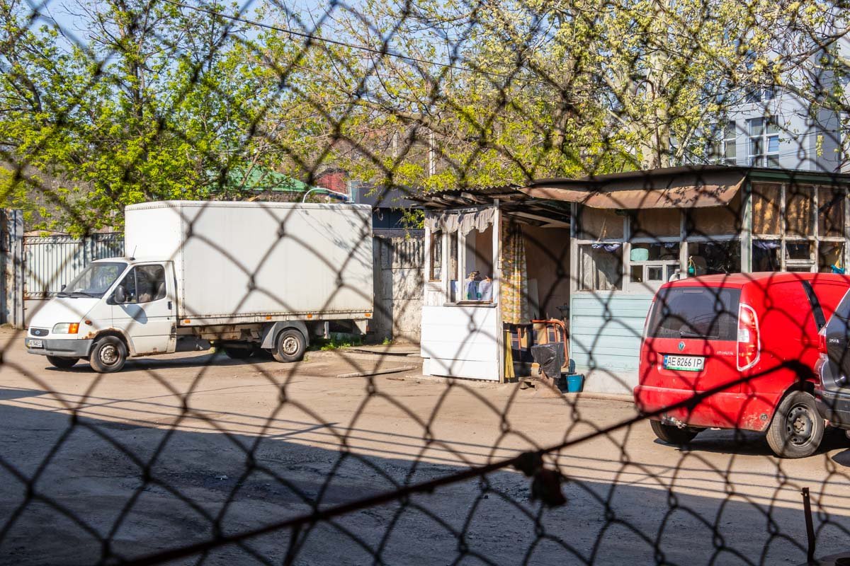 Гранату нашли на территории АТП № 11201 на улице Николая Руденко