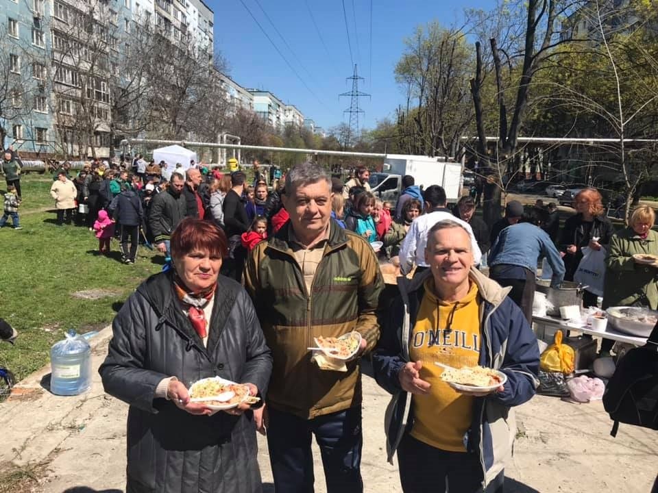 В Днепре высадили первый Кленовый сад 7