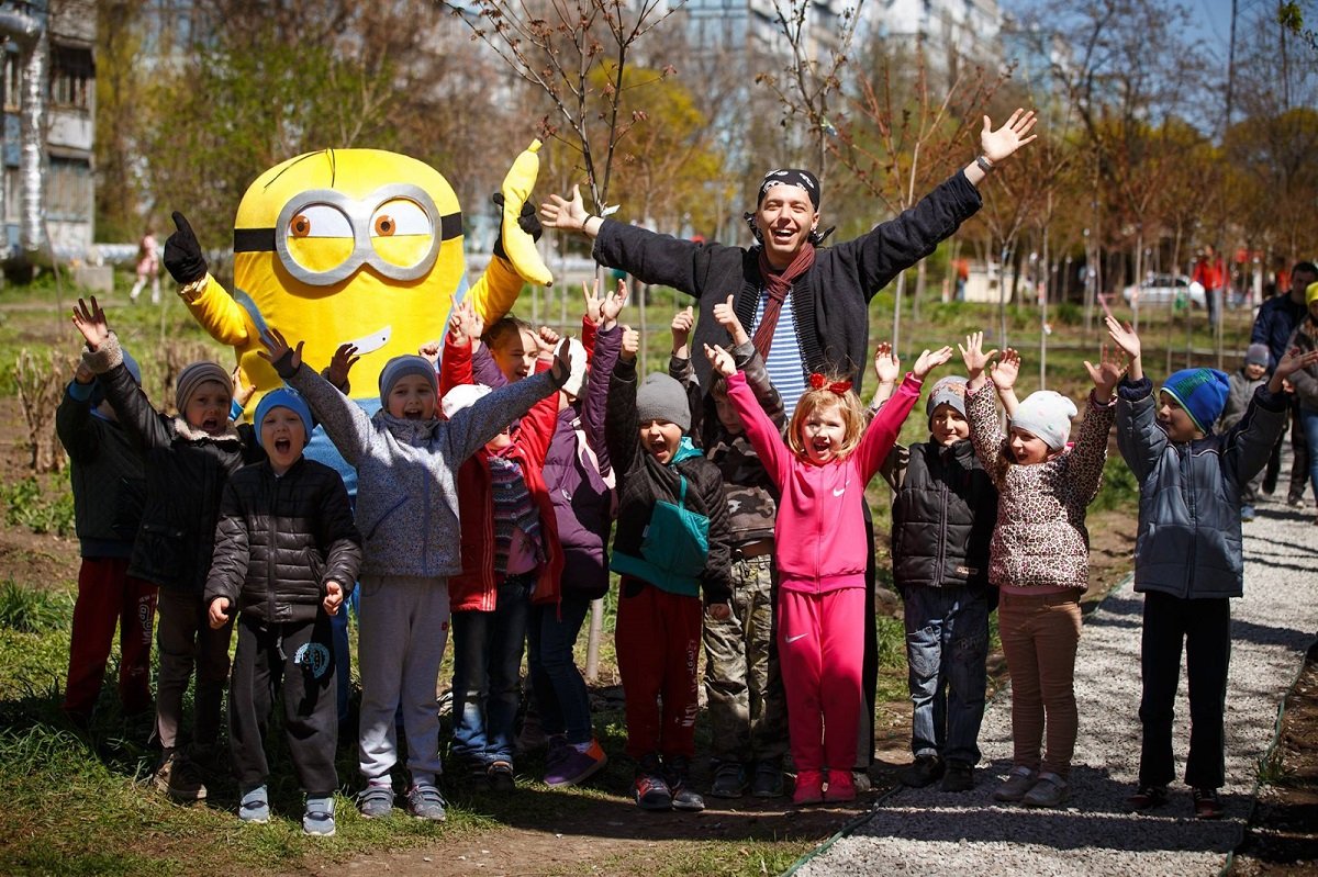 В Днепре высадили первый Кленовый сад 9