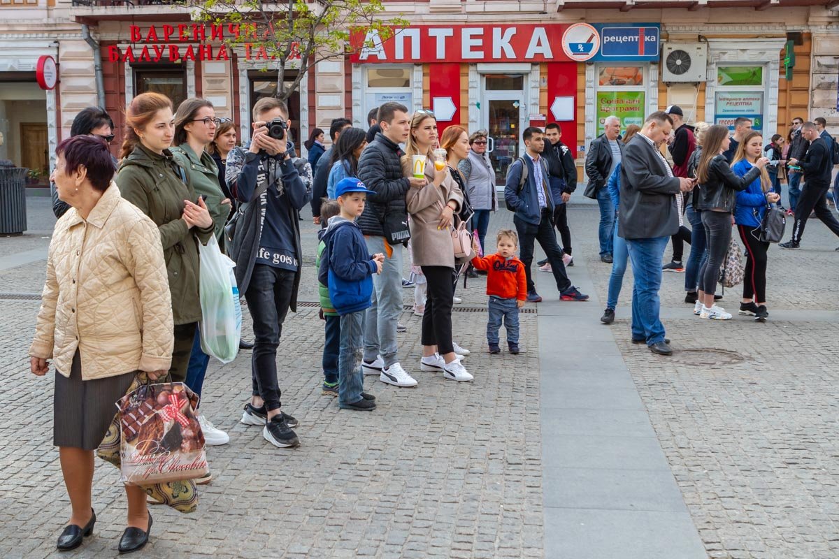 Музыканты разбавили серый понедельник многих жителей Днепра