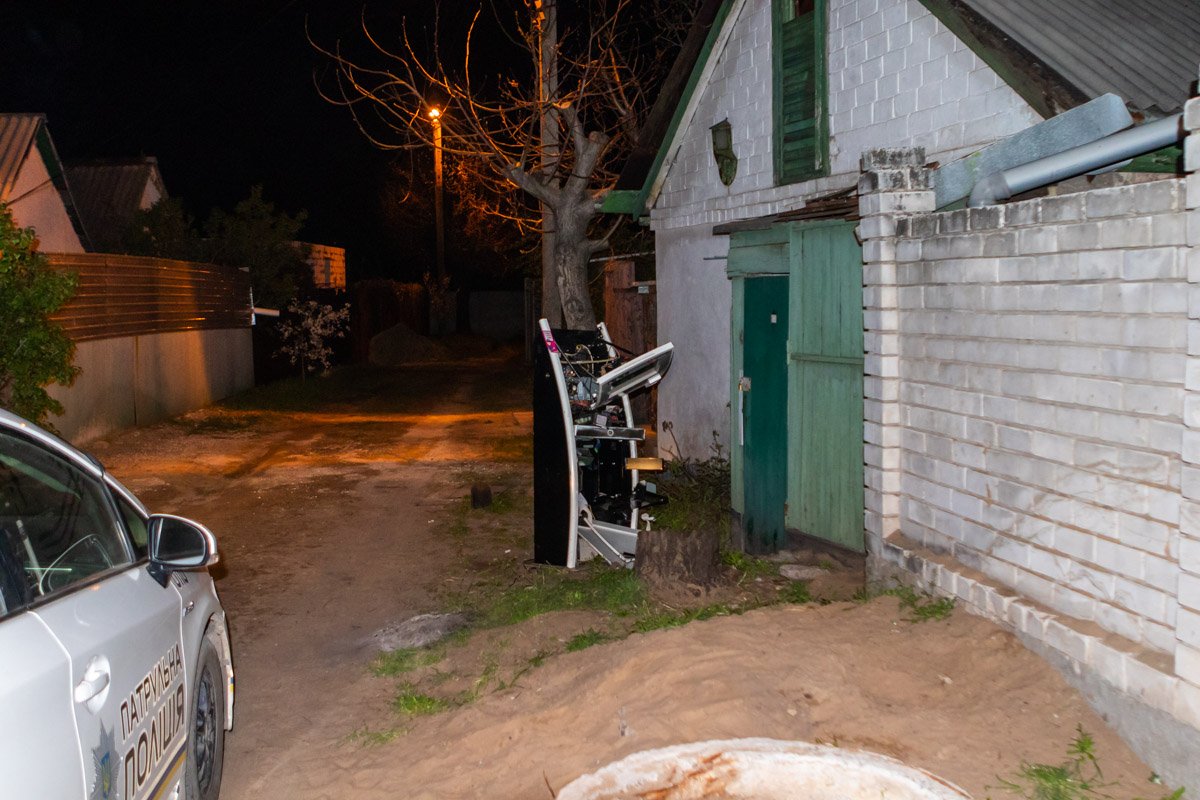 Терминал украли, разобрали и выбросили Терминал украли, разобрали и выбросили