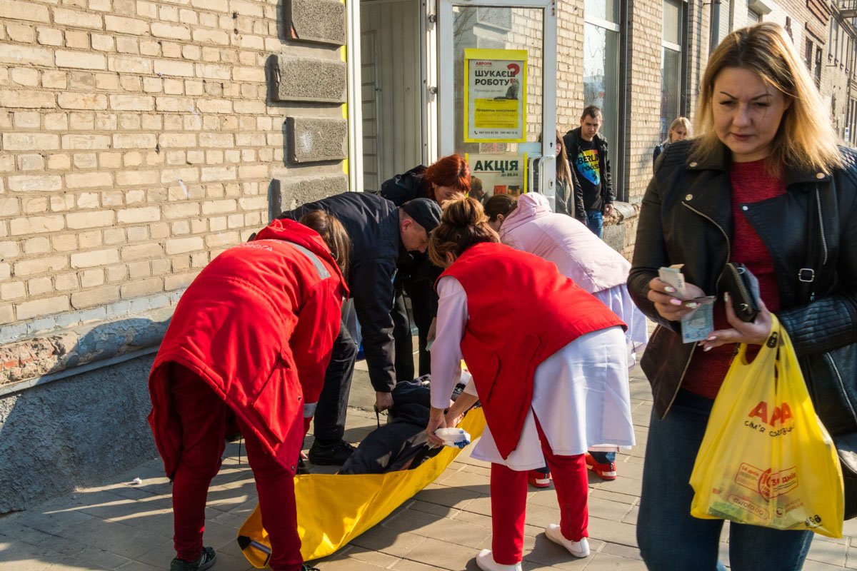 Полицию вызвали, решив, что она умерла Полицию вызвали, решив, что она умерла
