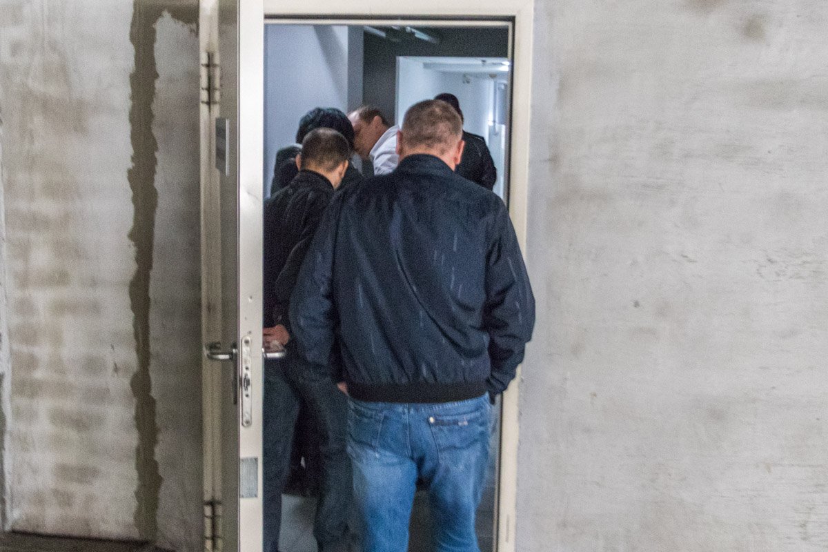 По информации от медиков, им сообщили, что в "Мост-сити" мужчине стало плохо По информации от медиков, им сообщили, что в "Мост-сити" мужчине стало плохо