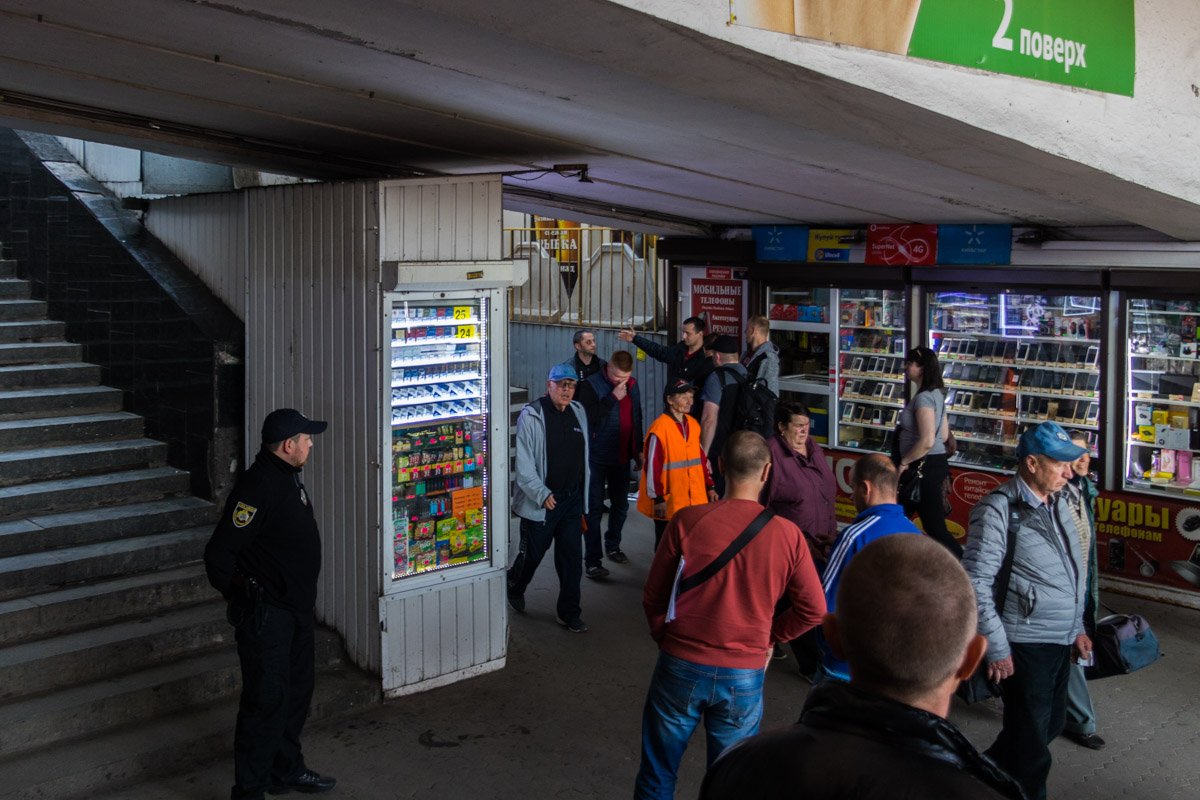 Работают правоохранители