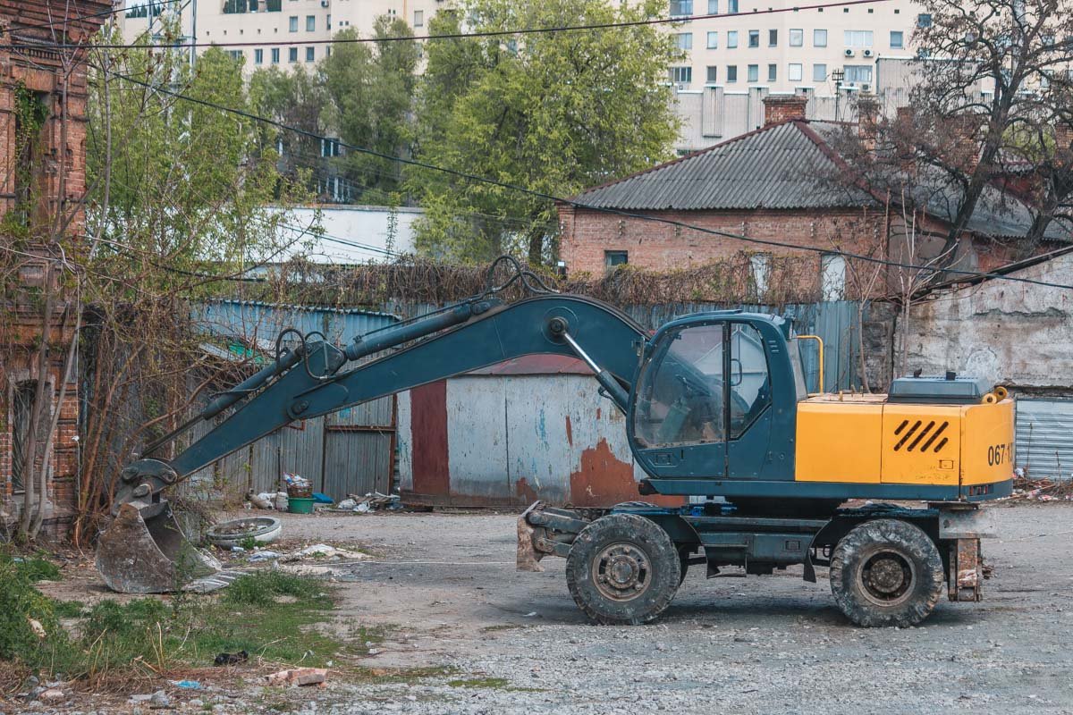 Центр Днепра чистят от заброшек Центр Днепра чистят от заброшек