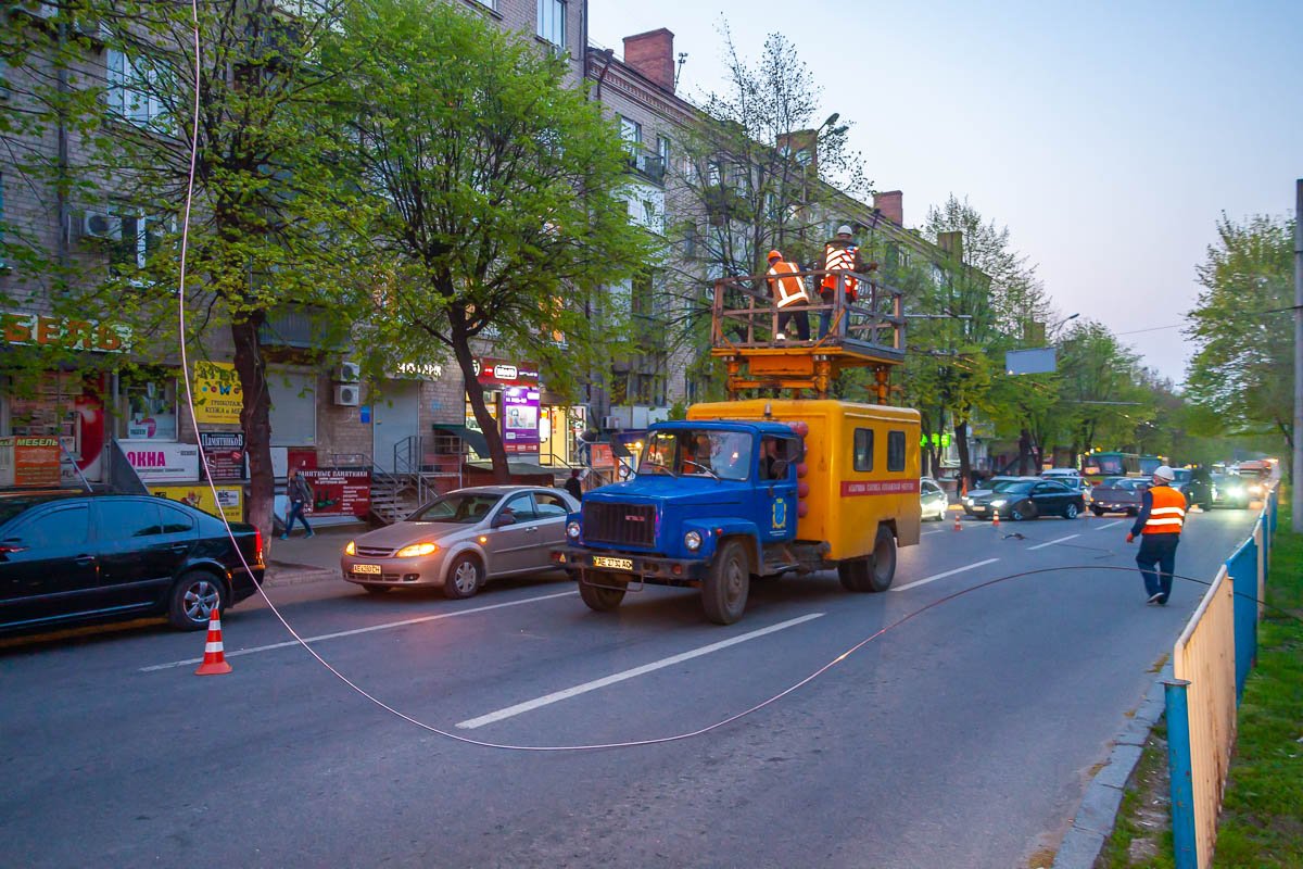 Работает аварийная бригада Работает аварийная бригада