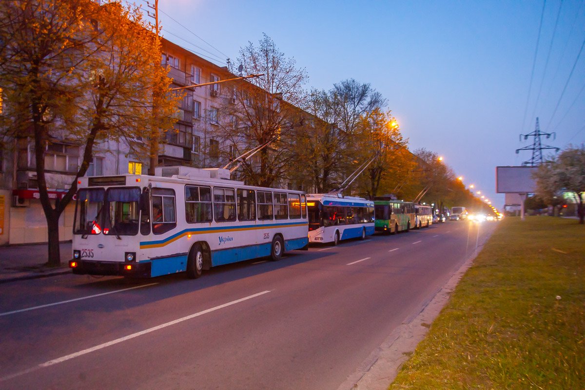 Временно приостановлено Временно приостановлено